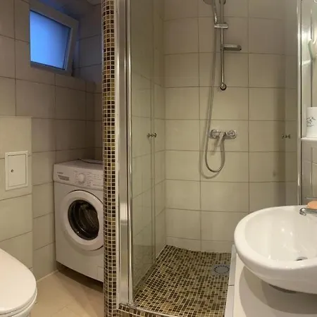 Small Pearl -tiny House